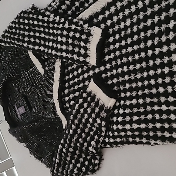 Kate & Mallory Black & White Eyelash Drape Knit Openfront Cardigan EUC - Picture 10 of 12